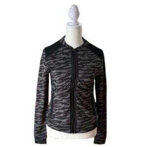 Urban Savage Camo / Camouflage Taronga Jacket – Athletic Zip – NWT – Small
